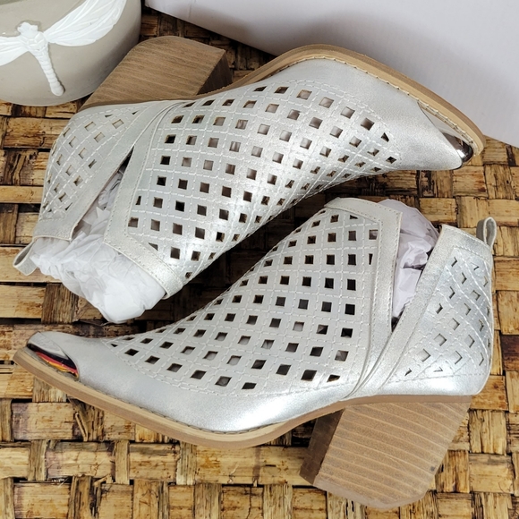 A Rider Girl metallic booties 6.5 - Picture 2 of 12